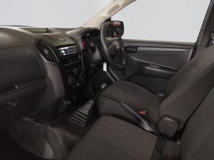Isuzu D-MAX 250C S/C - Image 3