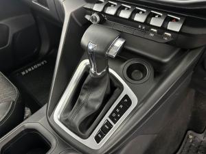 Peugeot Landtrek 1.9D AllureD/C automatic - Image 18