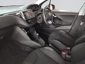 Peugeot 208 1.6 VTiActive automatic 5-Door - Image 3