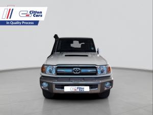 Toyota Landcruiser 76 4.5D V8 S/W - Image 2