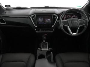 Isuzu D-Max 3.0TD double cab V-Cross - Image 17