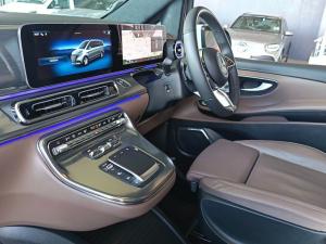 Mercedes-Benz V-Class V300d Exclusive - Image 13