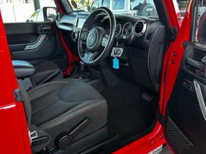 Jeep Wrangler 3.6L Polar Edition - Image 14