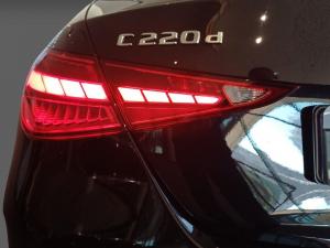 Mercedes-Benz C-Class C220d Avantgarde - Image 20