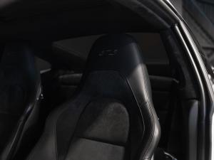 Porsche 911 Carrera GTS coupe - Image 10