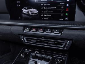 Porsche 911 Carrera GTS cabriolet manual - Image 13