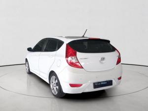 Hyundai Accent hatch 1.6 Fluid auto - Image 4