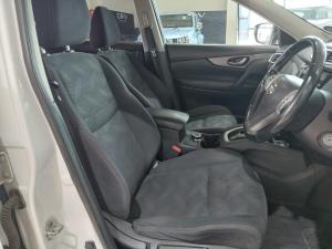 Nissan X-Trail 2.5 4x4 SE - Image 18