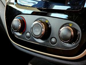 Renault Captur 66kW turbo Blaze - Image 13