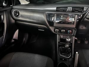 Toyota Corolla Quest 1.8 Plus manual - Image 9