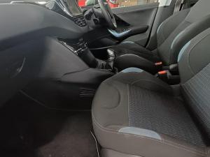 Peugeot 208 5-door 1.6 Allure - Image 12