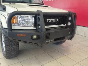 Toyota Land Cruiser 79 4.5D-4D V8 single cab LX 70th Anniversary - Image 3