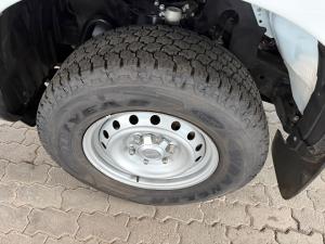 Isuzu D-Max 1.9TD single cab L manual - Image 13