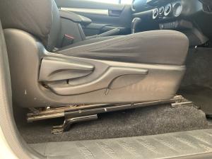 Toyota Hilux 2.4GD-6 single cab Raider auto - Image 17