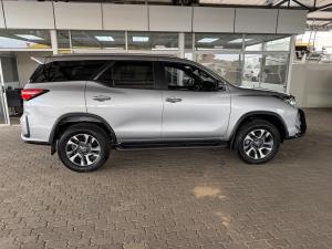 Toyota Fortuner 2.8GD-6 4x4 VX - Image 3