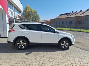 Toyota RAV4 2.0 GX - Image 3