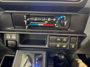 Toyota Land Cruiser 76 2.8GD-6 station wagon VX - Image 14