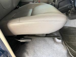 Toyota Land Cruiser 76 2.8GD-6 station wagon VX - Image 17