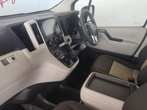 Toyota Quantum 2.8 LWB bus 11-seater GL - Image 7