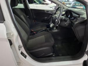 Ford Fiesta 5-door 1.4 Ambiente (aircon+audio) - Image 8