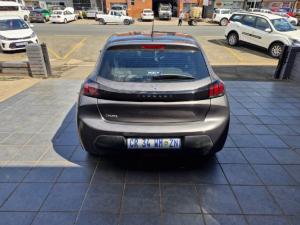 Peugeot 208 1.2 Active - Image 5