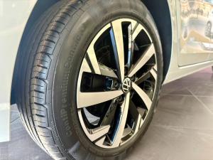 Volkswagen Polo hatch 1.0TSI Life auto - Image 15