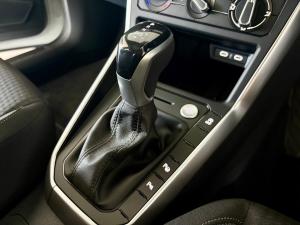 Volkswagen Polo hatch 1.0TSI Life auto - Image 4