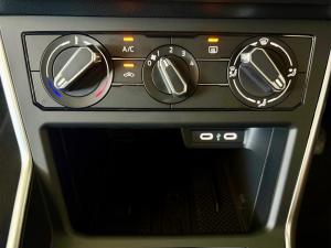 Volkswagen Polo hatch 1.0TSI Life auto - Image 6