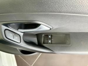 Volkswagen Polo Vivo hatch 1.4 - Image 7