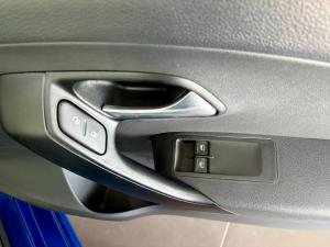 Volkswagen Polo Vivo hatch 1.4 Life - Image 8