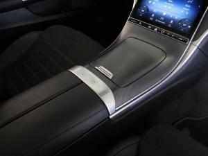 Mercedes-Benz C-Class C220d Avantgarde - Image 13