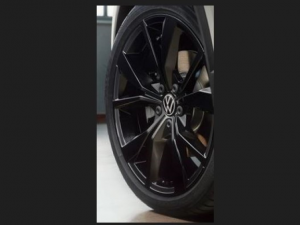 Volkswagen T-Roc 2.0TSI 4Motion R-Line - Image 23