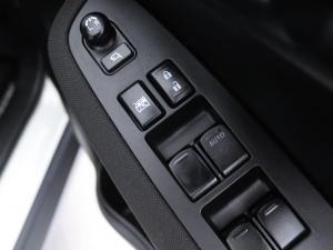 Toyota Urban Cruiser 1.5 XR manual - Image 19