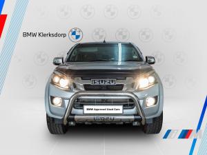 Isuzu KB 300D-Teq double cab LX Midnite Edition auto - Image 2