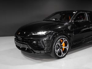 Lamborghini Urus S - Image 30