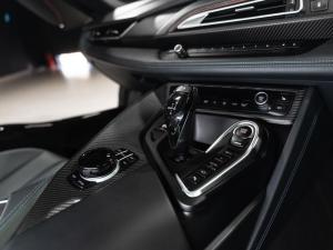 BMW i8 eDrive coupe Protonic Frozen Yellow Edition - Image 10