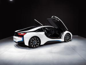 BMW i8 eDrive coupe Protonic Frozen Yellow Edition - Image 5