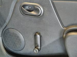 Nissan NP200 1.6i safety pack (aircon) - Image 11