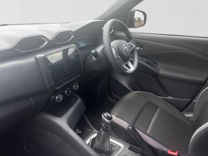 Nissan Magnite 1.0 Visia manual - Image 11