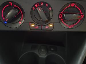 Volkswagen Polo Vivo hatch 1.4 - Image 12