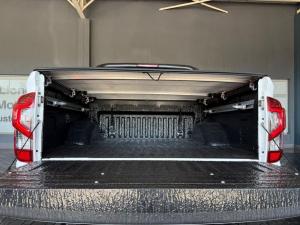 Nissan Navara 2.5DDTi double cab Stealth - Image 23