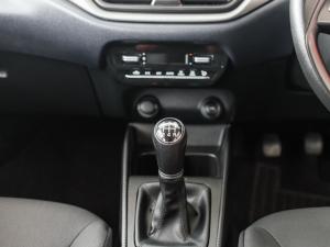 Toyota Starlet 1.5 Xi - Image 9