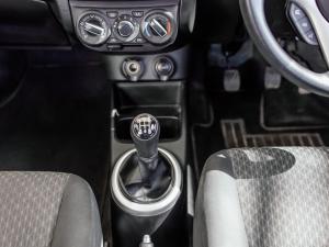 Toyota Vitz 1.0 XR manual - Image 9