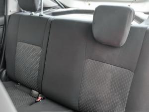 Toyota Vitz 1.0 XR manual - Image 11