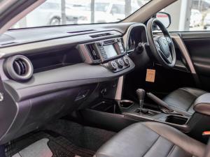 Toyota RAV4 2.0 GX auto - Image 7