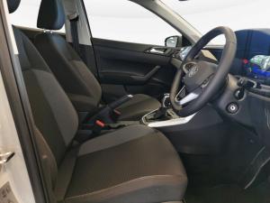 Volkswagen Polo hatch 1.0TSI Life auto - Image 13