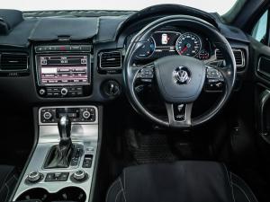 Volkswagen Touareg V8 TDI Executive - Image 18