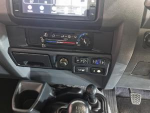 Toyota Land Cruiser 79 4.5D-4D V8 single cab LX 70th Anniversary - Image 15