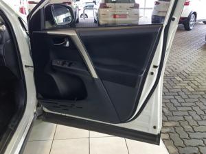 Toyota RAV4 2.0 GX - Image 8