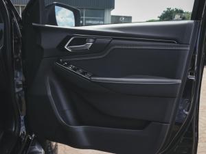 Isuzu D-Max 3.0TD double cab V-Cross 4x4 - Image 18